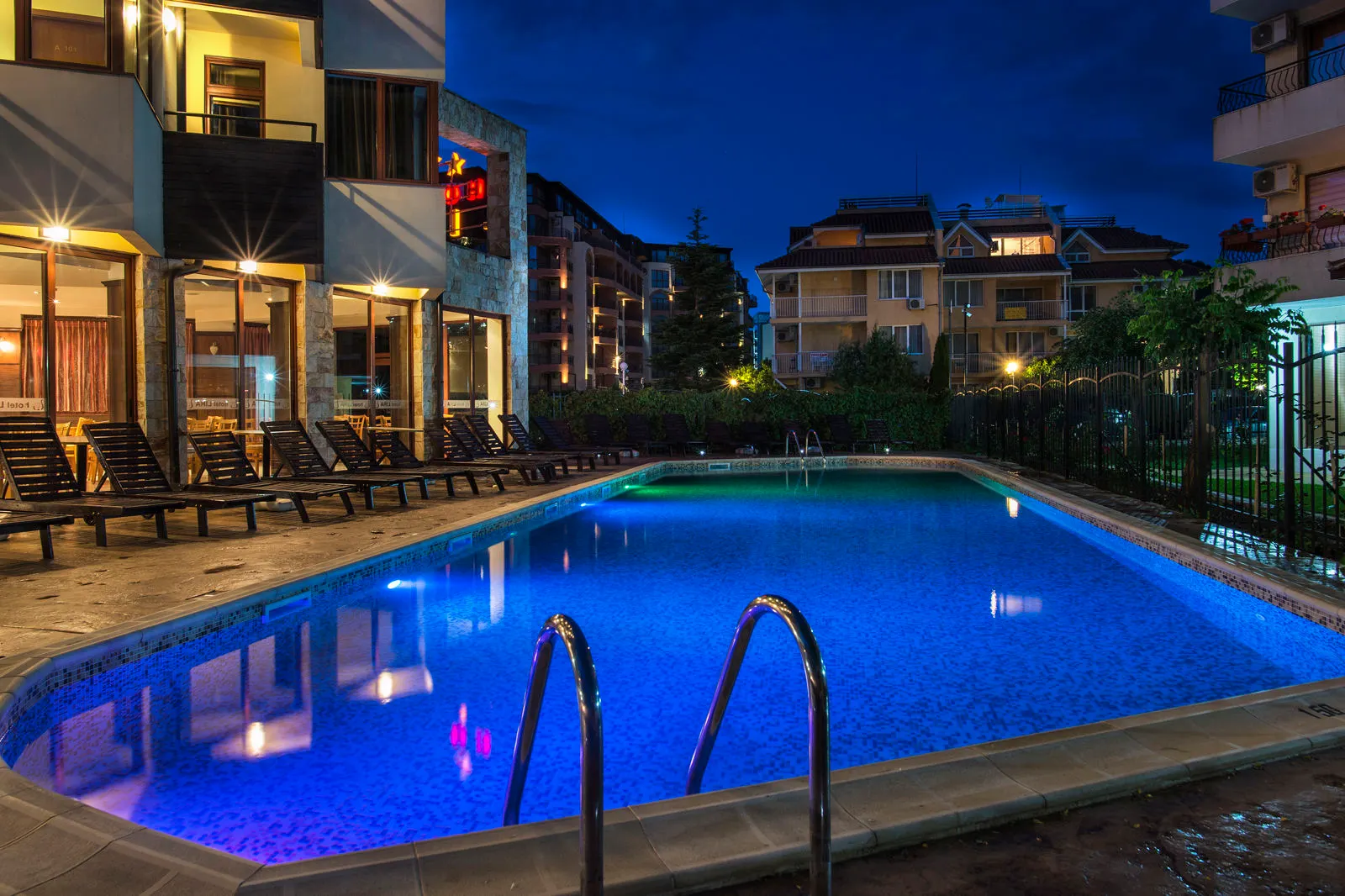 Lira Hotel