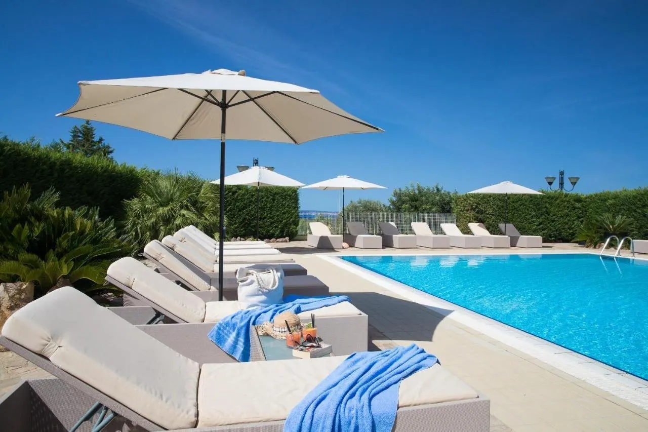 Lu hotel Porto Pino - zwembad