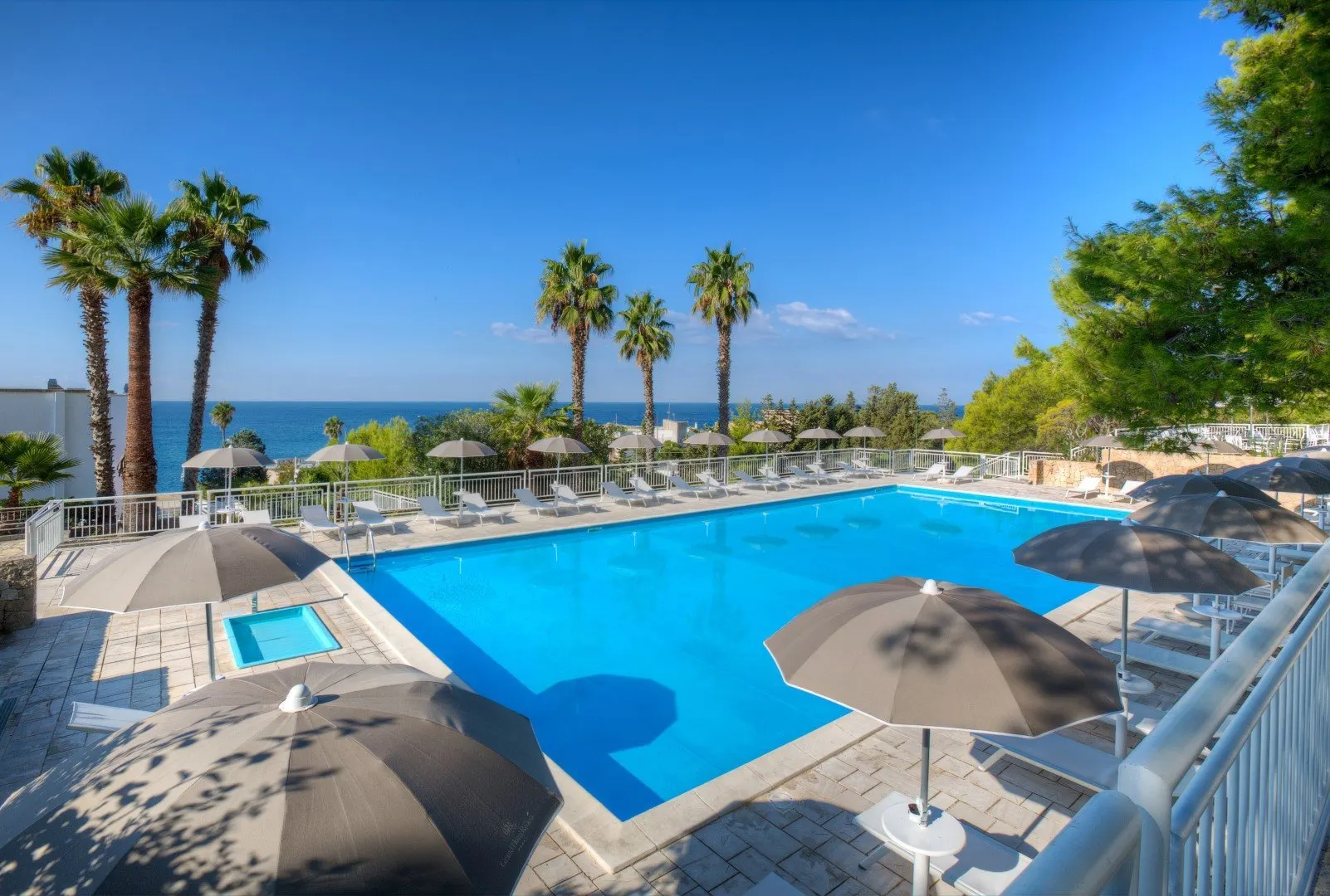 Grand Hotel Riviera - zwembad