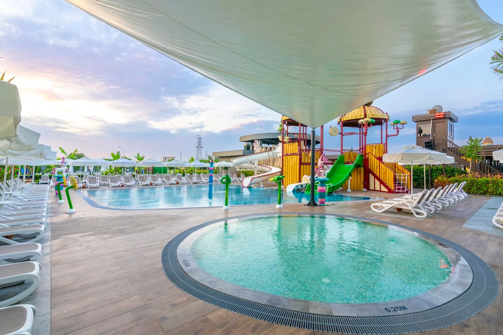 Kirman Calyptus Resort & Spa