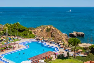 Auramar Beach Resort