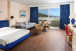 Dionysos Hotel