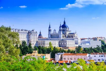 Madrid - Santa Maria la Real de la Almudena Kathedraal en het Koninklijk Paleis