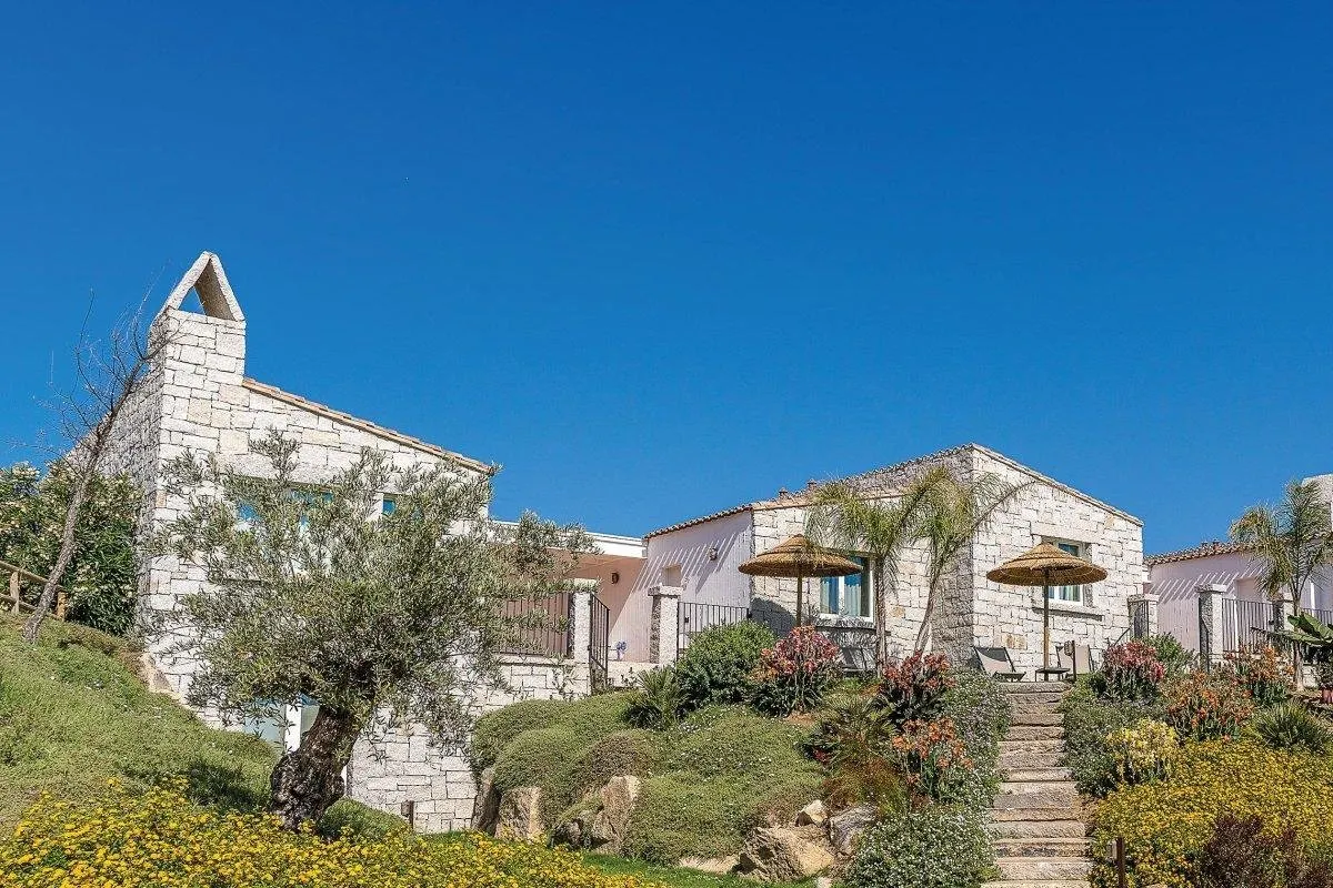 Cala Sinzias Resort - huisjes met kamers