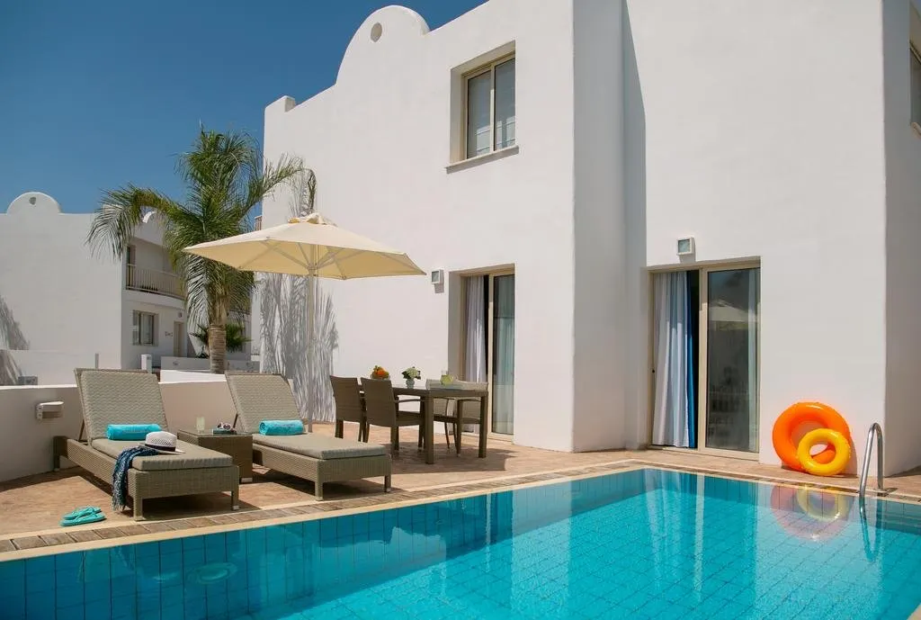 Villa's Louis Althea Kalamies