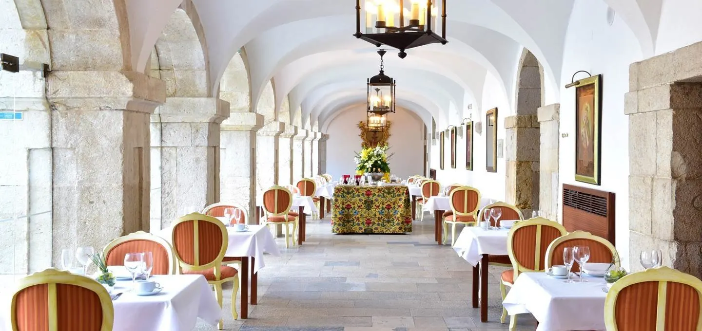 pousada castelo palmela - historic hotel - eetzaal.jpg