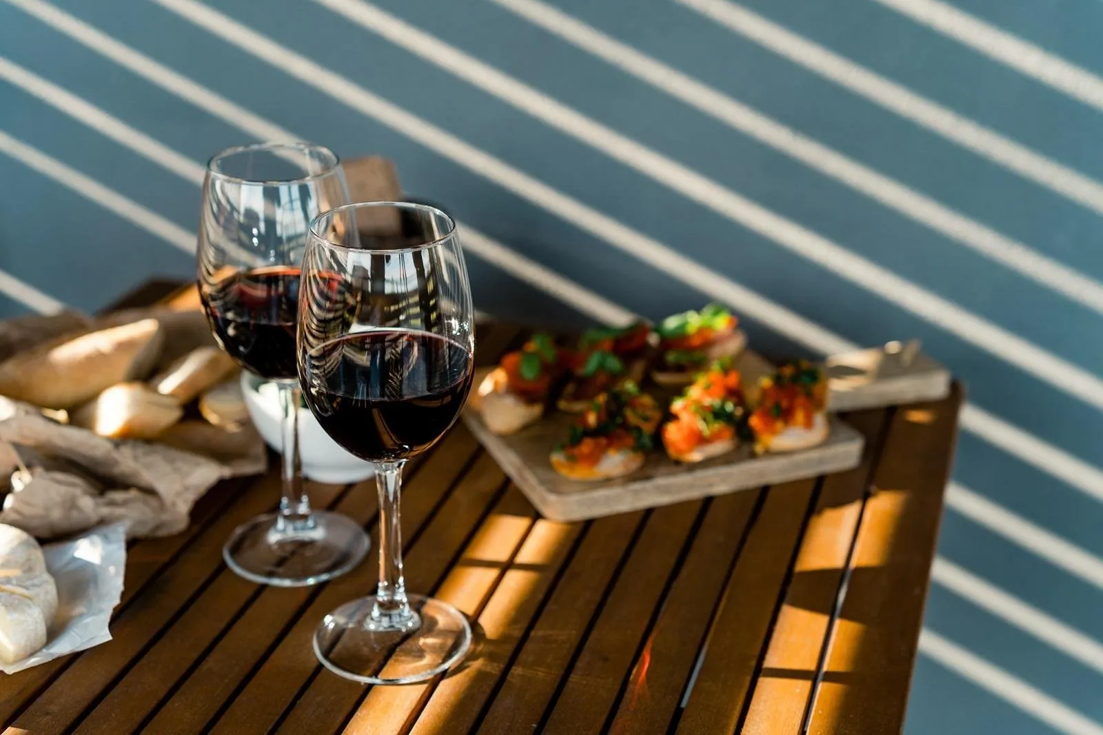 Fly-drive Wine & Dine in solares