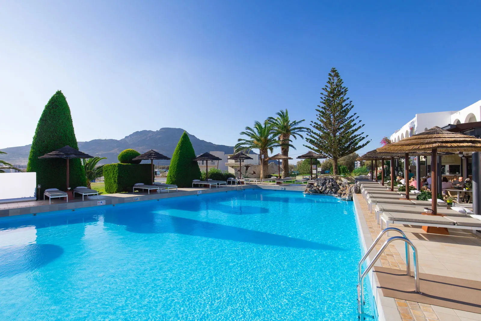 Alianthos Estate Resort