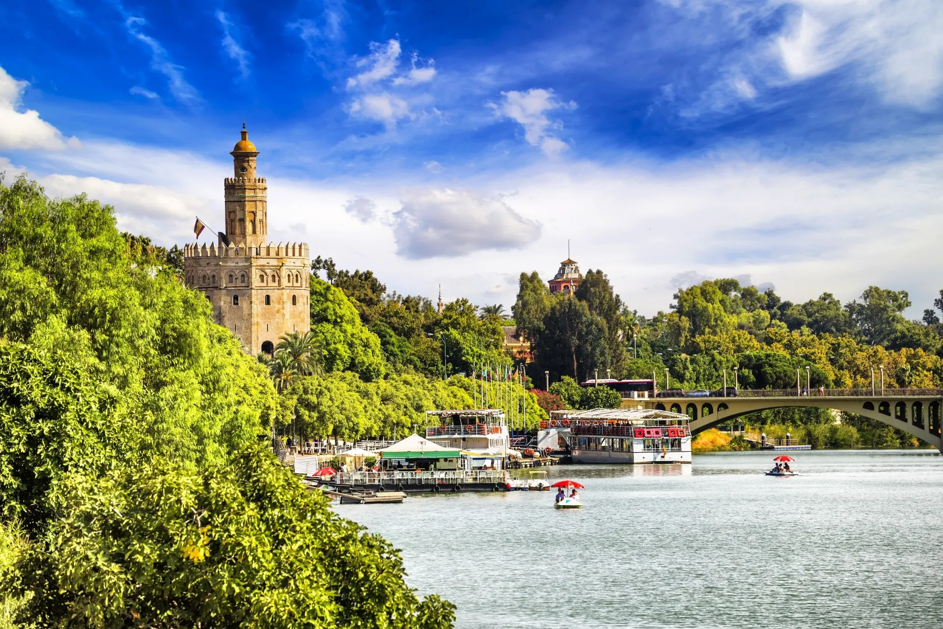 Fly-drive Koningsroute van Andalusië - Sevilla - Golden tower