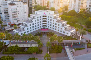Akra-V Hotel