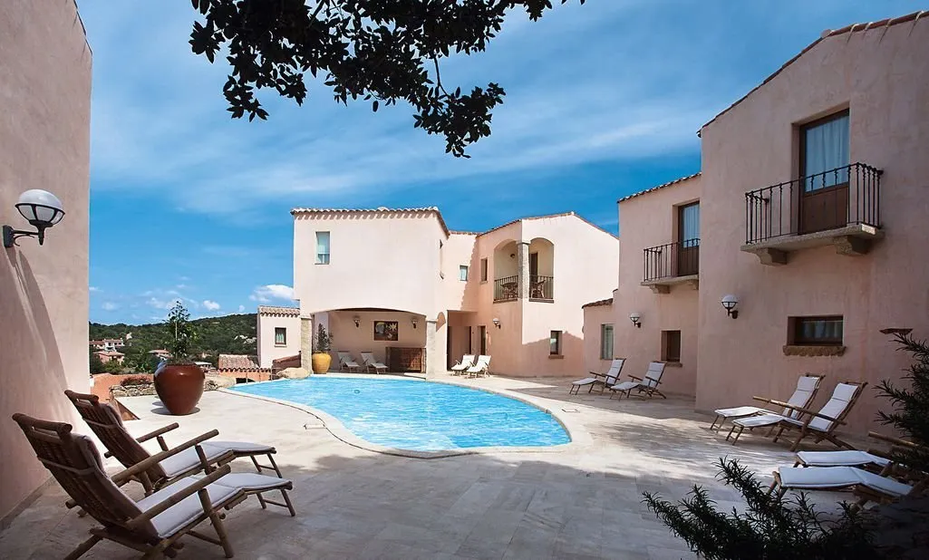 hotel arathena - sardinie - zwembad
