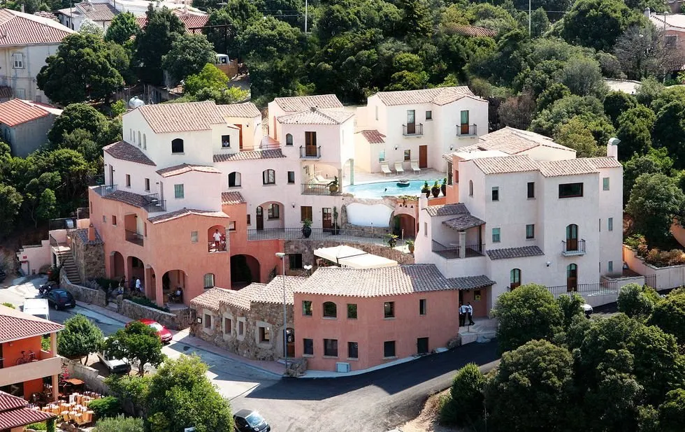 hotel arathena - sardinie - overzichtsfoto