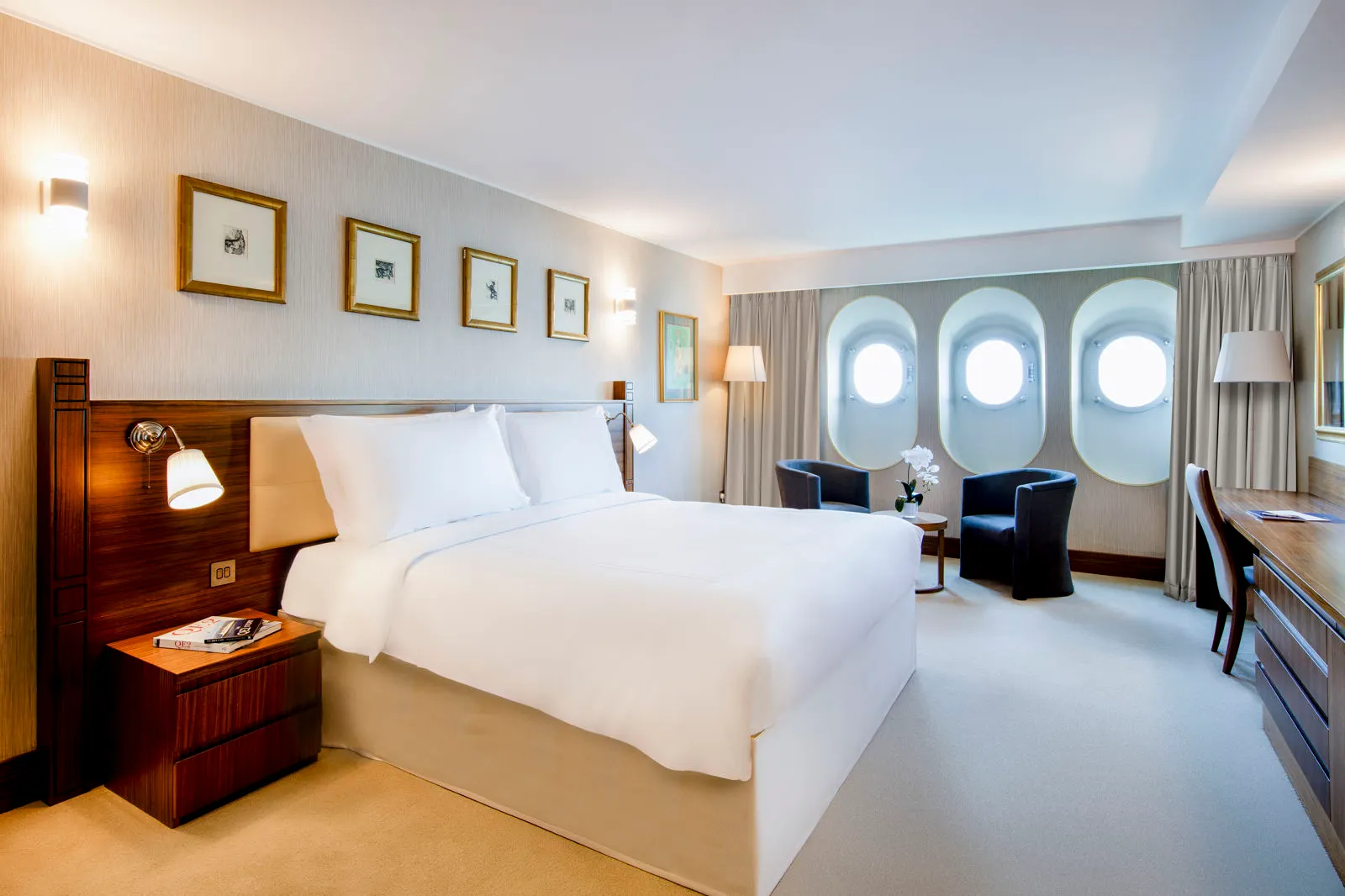 Queen Elizabeth 2 Hotel